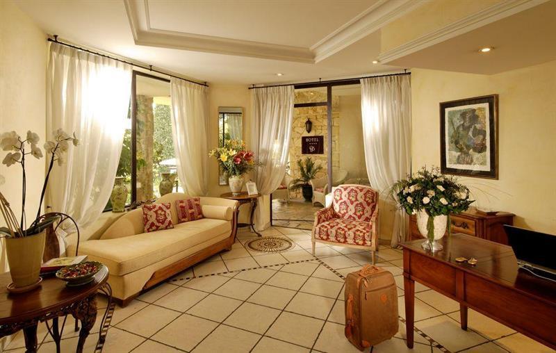 Hotel La Grande Bastide 4*